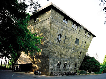 本館　全景