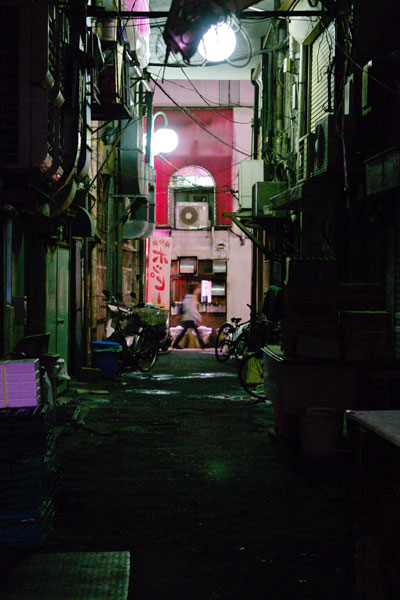 20110525-back_alley01.jpg